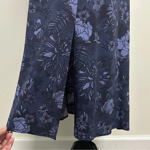Marine Layer Emlyn Floral Wrap Short Sleeve
Midi Dress size xl🚨 - Picture 5 of 10